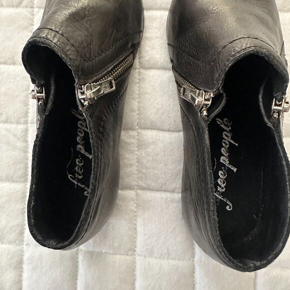 FREE PEOPLE Womens Ankle Boots 36 US 6 Black Leather Low Heel Pointed Toe Zipper - Picture 6 of 14